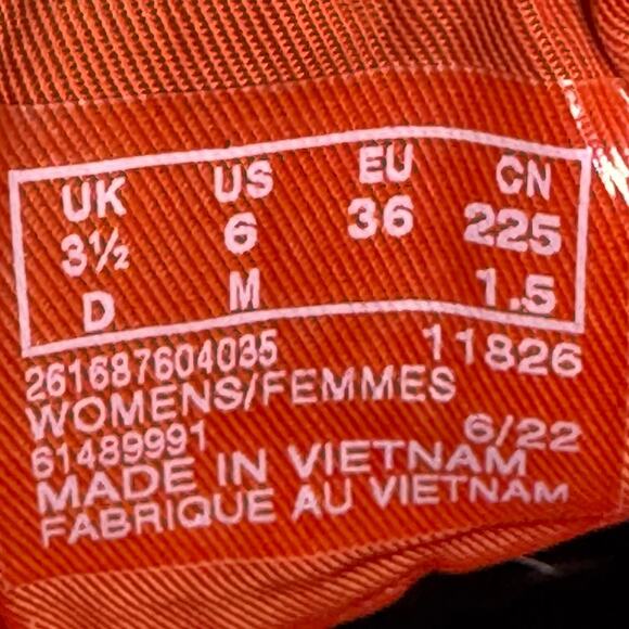 CLARKS Olive Green Nylon Quilted Wallabee WOMENS Size 6 EX Cond Chukka Boots - Picture 9 of 10